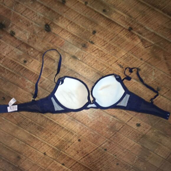 Victoria’s Secret Dream Angels push-up lacy bonded crossover 32B bra - Picture 2 of 4